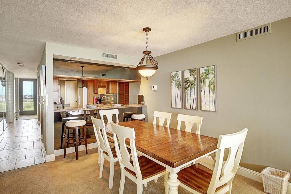Sunrises And Ocean Views In This 2 Bedroom 2 Bath Порт-Аранзас Экстерьер фото