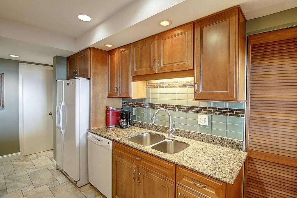 Sunrises And Ocean Views In This 2 Bedroom 2 Bath Порт-Аранзас Экстерьер фото